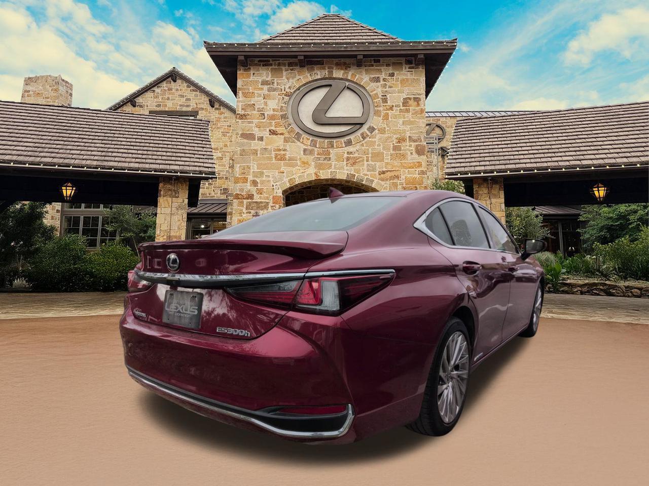 2020 Lexus ES 300h Ultra Luxury