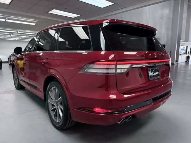 2020 Lincoln Aviator Grand Touring photo 2