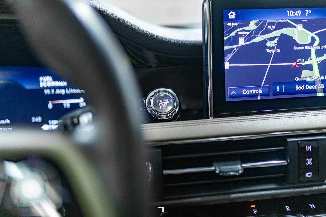 2020 Lincoln Corsair AWD Reserve Leather Roof Nav BCam Red Deer AB