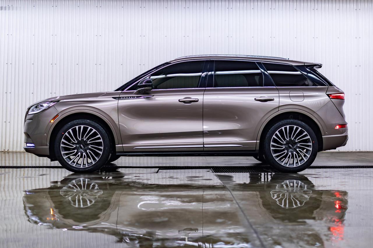 2020 Lincoln Corsair AWD Reserve Leather Roof Nav BCam Red Deer AB