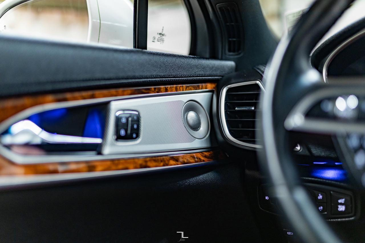 2020 Lincoln Nautilus AWD Reserve Leather Roof Nav BCam Red Deer AB