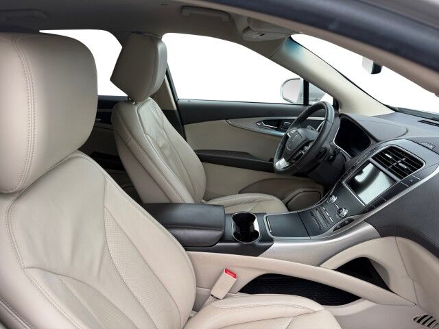 2020 Lincoln Nautilus Standard  TX