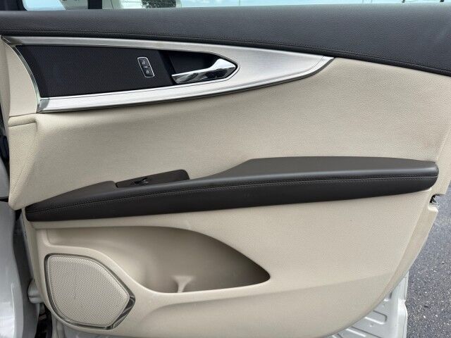 2020 Lincoln Nautilus Standard  TX