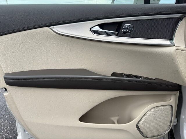 2020 Lincoln Nautilus Standard  TX