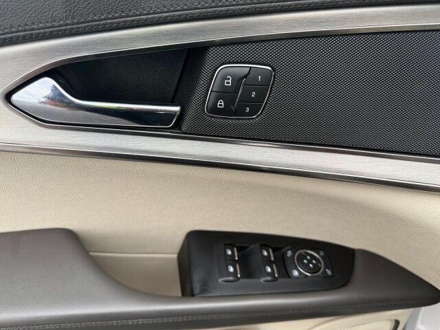 2020 Lincoln Nautilus Standard  TX