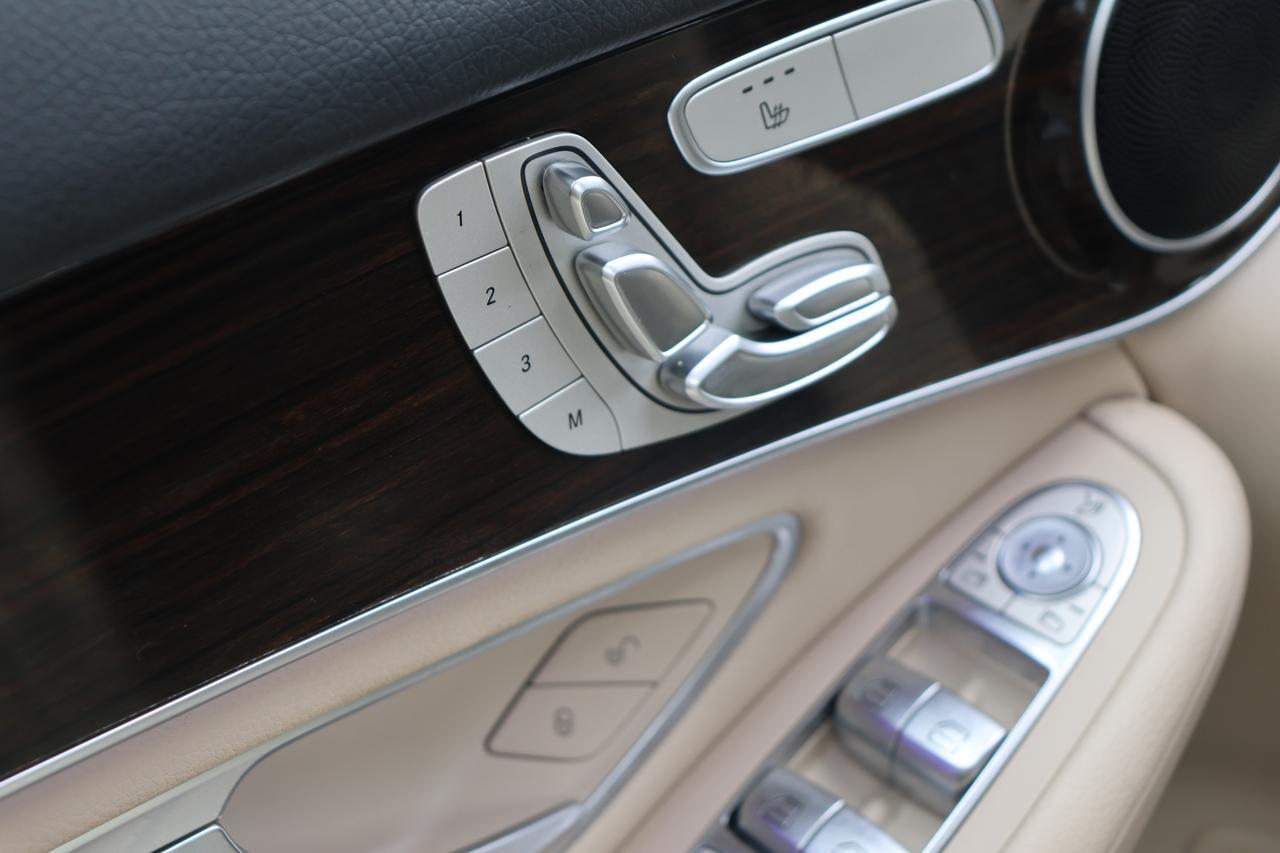 2020 MERCEDES-BENZ GLC 300 Houston TX