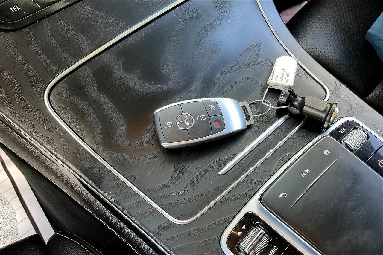 2020 MERCEDES-BENZ GLC 300 Houston TX
