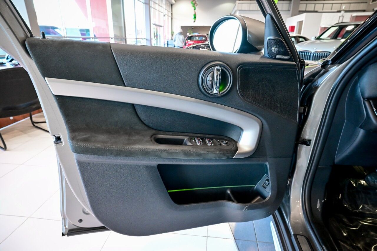 2020 MINI Countryman Cooper S, Fully Loaded, Iconic Trim, Nav, CarPlay, Wireless Charging and MORE Springfield NJ