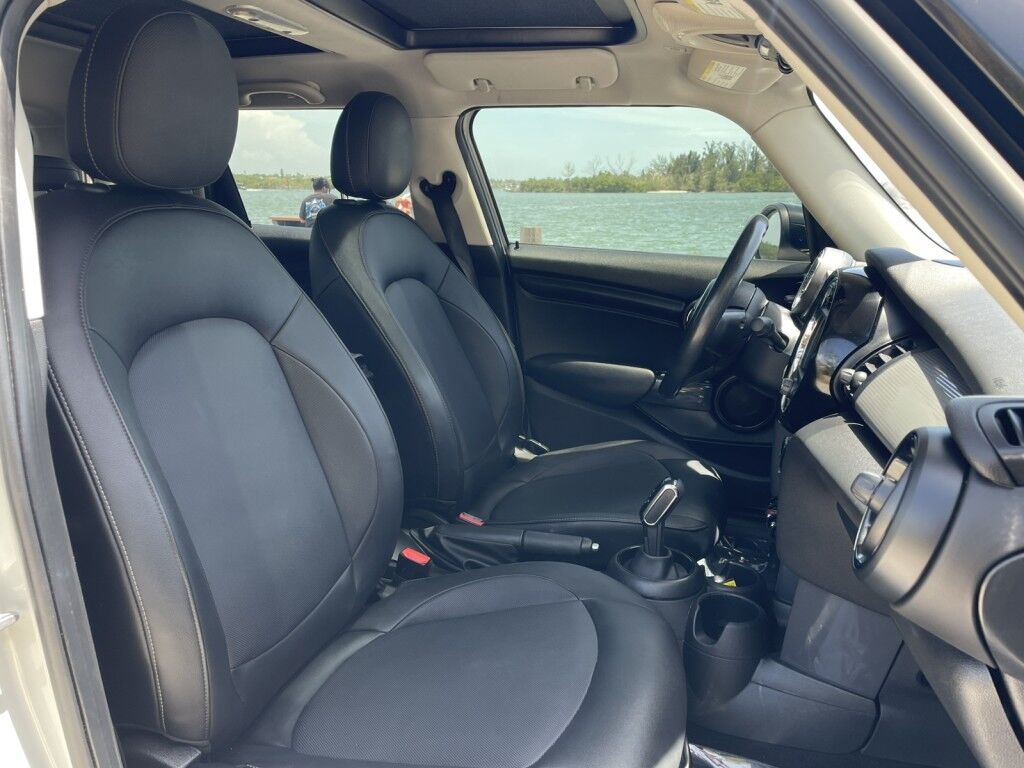 2020 MINI Hardtop 4 Door COOPER~1 OWNER~CLEAN CARFAX~SUNROOF~BLUETOOTH~POWER WINDOWS~CRUI Sarasota FL