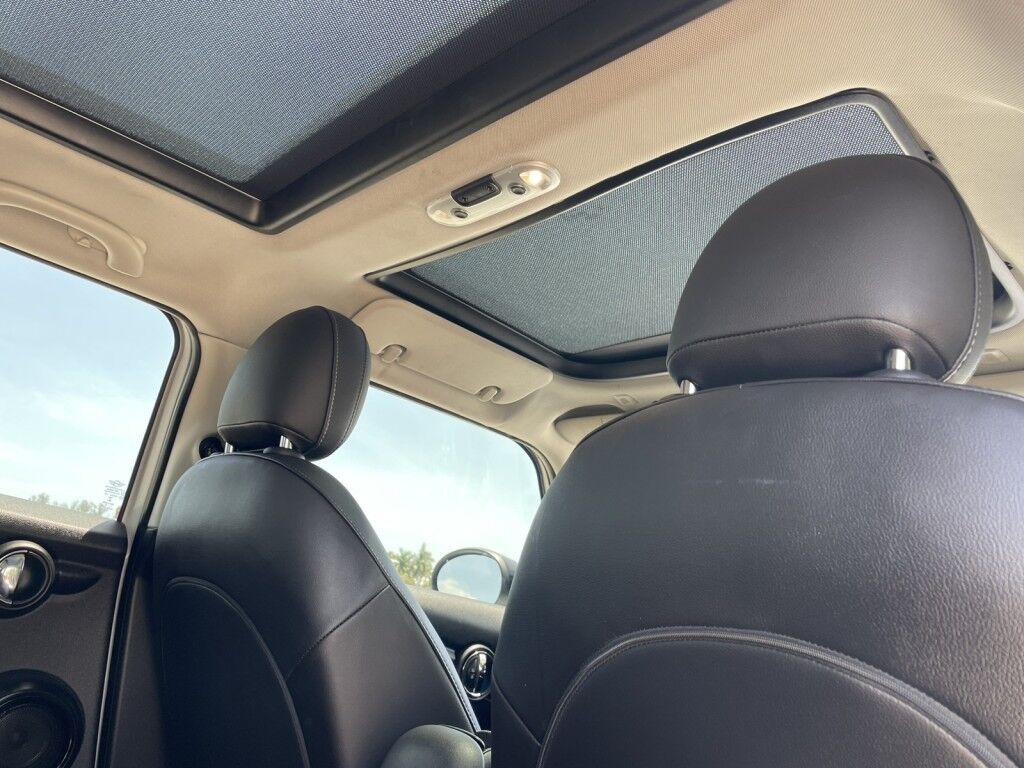2020 MINI Hardtop 4 Door COOPER~1 OWNER~CLEAN CARFAX~SUNROOF~BLUETOOTH~POWER WINDOWS~CRUI Sarasota FL