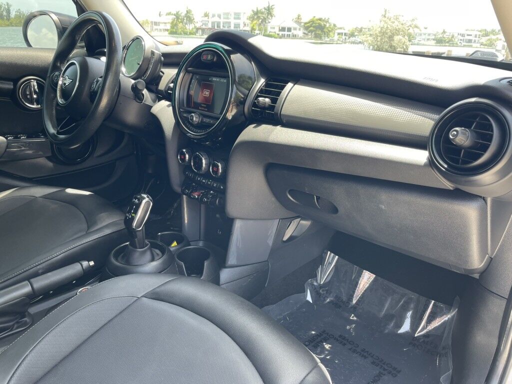 2020 MINI Hardtop 4 Door COOPER~1 OWNER~CLEAN CARFAX~SUNROOF~BLUETOOTH~POWER WINDOWS~CRUI Sarasota FL