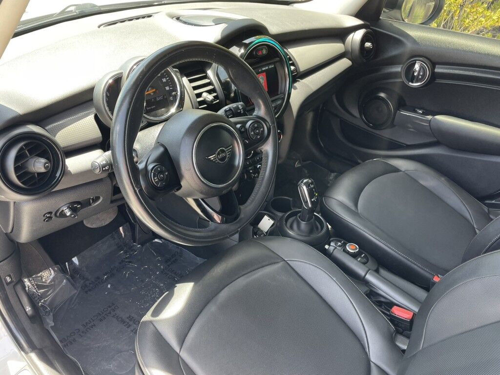 2020 MINI Hardtop 4 Door COOPER~1 OWNER~CLEAN CARFAX~SUNROOF~BLUETOOTH~POWER WINDOWS~CRUI Sarasota FL