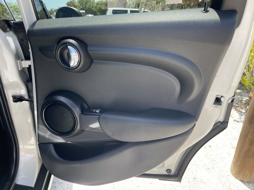 2020 MINI Hardtop 4 Door COOPER~1 OWNER~CLEAN CARFAX~SUNROOF~BLUETOOTH~POWER WINDOWS~CRUI Sarasota FL
