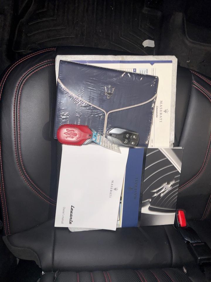 2020 Maserati Levante GranLusso AWD w/ Ermenegildo Zegna Silk Interior Appointments Arlington VA