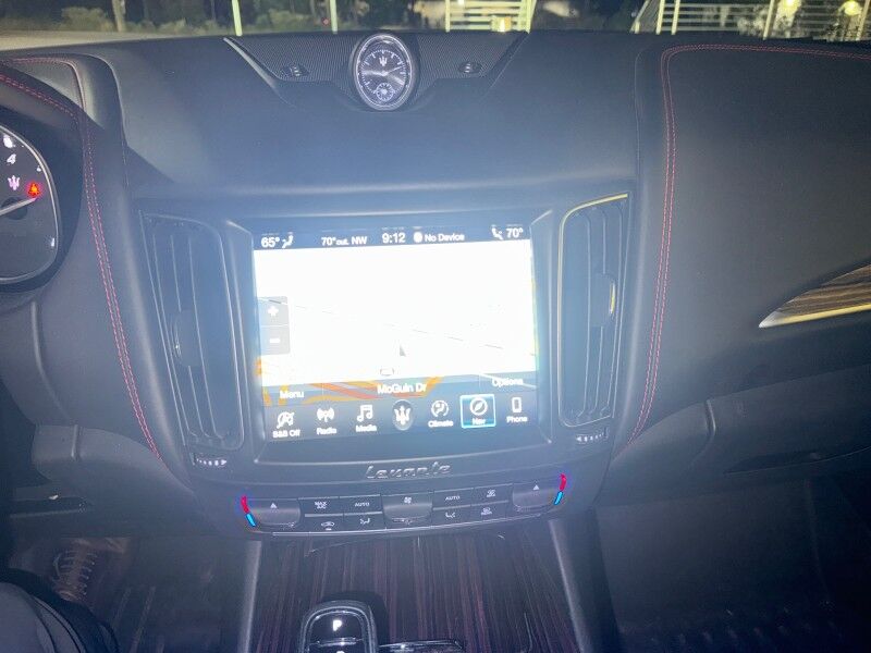 2020 Maserati Levante GranLusso AWD w/ Ermenegildo Zegna Silk Interior Appointments Arlington VA