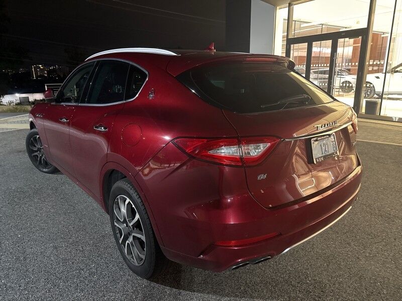 2020 Maserati Levante GranLusso AWD w/ Ermenegildo Zegna Silk Interior Appointments Arlington VA