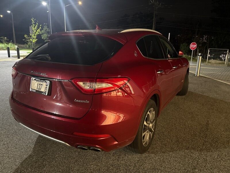 2020 Maserati Levante GranLusso AWD w/ Ermenegildo Zegna Silk Interior Appointments Arlington VA