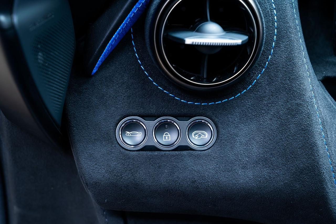 2020 McLaren 720S Performance Sport Exhaust Bowers &amp; Wilkins MSO Carbon options Portland OR