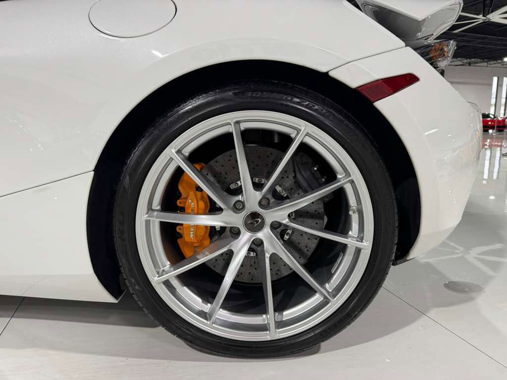 2020 McLaren 720S Spider Luxury package, Silica White paint, Arizona Tan interior, Bowers & Wilkins audio AND MORE!! Fort Lauderdale FL