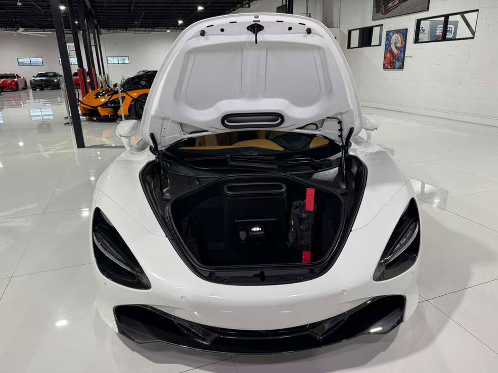 2020 McLaren 720S Spider Luxury package, Silica White paint, Arizona Tan interior, Bowers & Wilkins audio AND MORE!! Fort Lauderdale FL