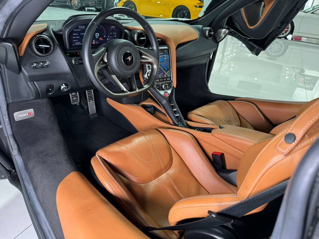 2020 McLaren 720S Spider Luxury package, Silica White paint, Arizona Tan interior, Bowers & Wilkins audio AND MORE!! Fort Lauderdale FL