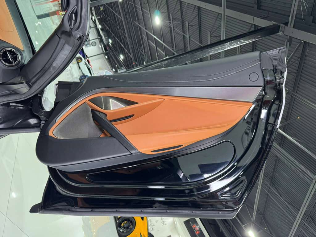 2020 McLaren 720S Spider Luxury package, Silica White paint, Arizona Tan interior, Bowers & Wilkins audio AND MORE!! Fort Lauderdale FL