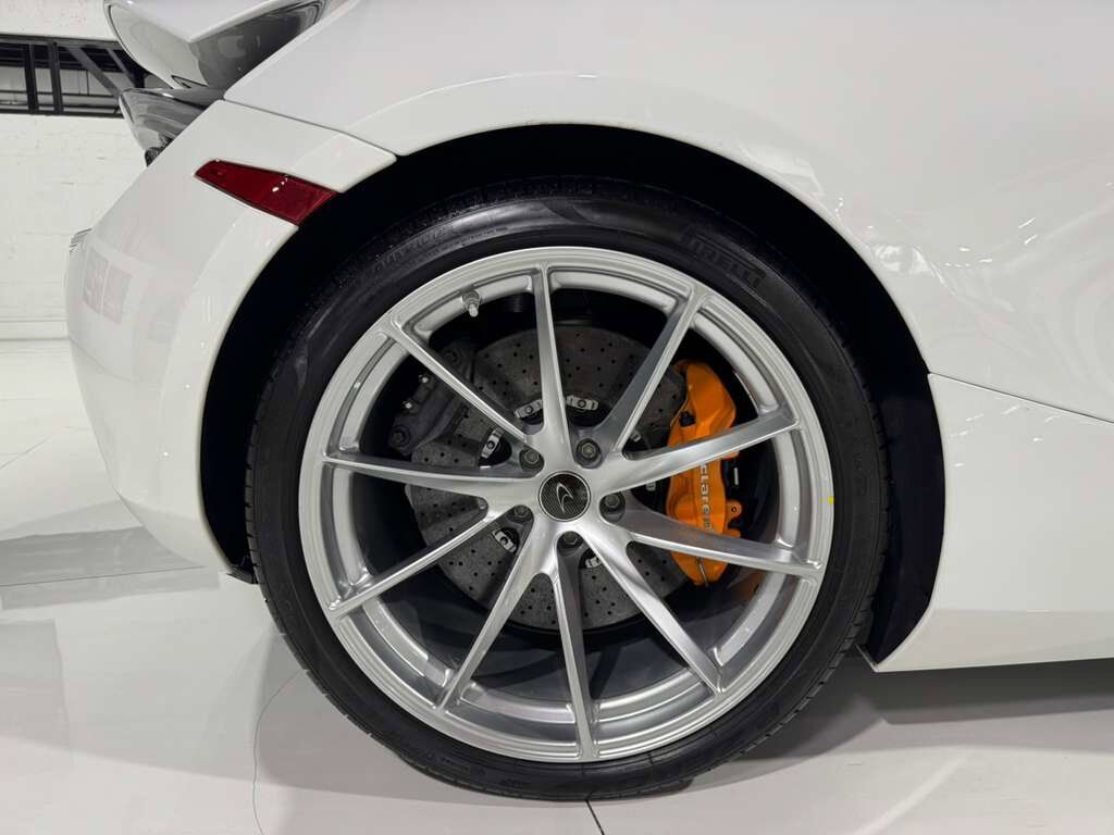 2020 McLaren 720S Spider Luxury package, Silica White paint, Arizona Tan interior, Bowers & Wilkins audio AND MORE!! Fort Lauderdale FL