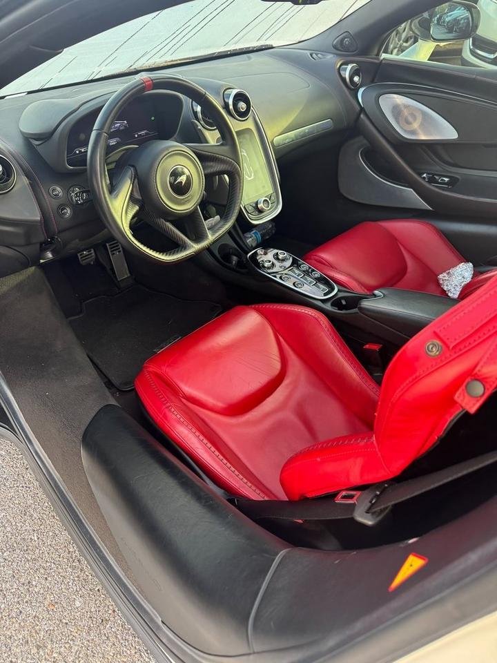 2020 McLaren GT Base