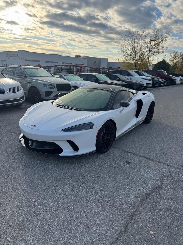 2020 McLaren GT Base