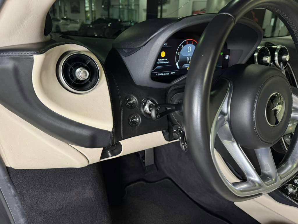 2020 McLaren GT Volcano Orange paint, Bowers & Wilkins audio system, forged carbon trim AND MUCH MORE!! Fort Lauderdale FL