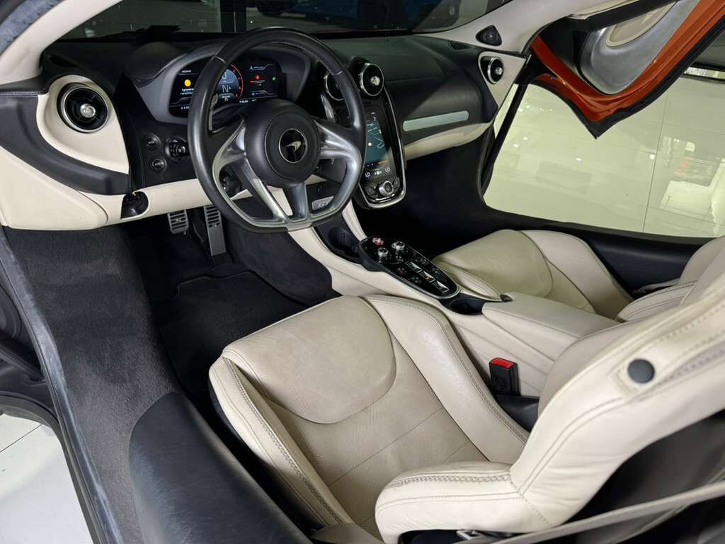 2020 McLaren GT Volcano Orange paint, Bowers & Wilkins audio system, forged carbon trim AND MUCH MORE!! Fort Lauderdale FL