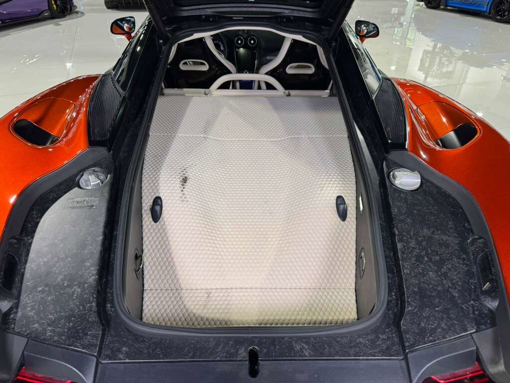 2020 McLaren GT Volcano Orange paint, Bowers & Wilkins audio system, forged carbon trim AND MUCH MORE!! Fort Lauderdale FL