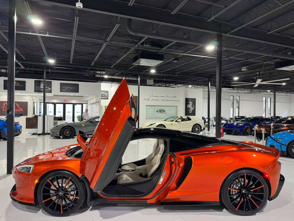 2020 McLaren GT Volcano Orange paint, Bowers & Wilkins audio system, forged carbon trim AND MUCH MORE!! Fort Lauderdale FL