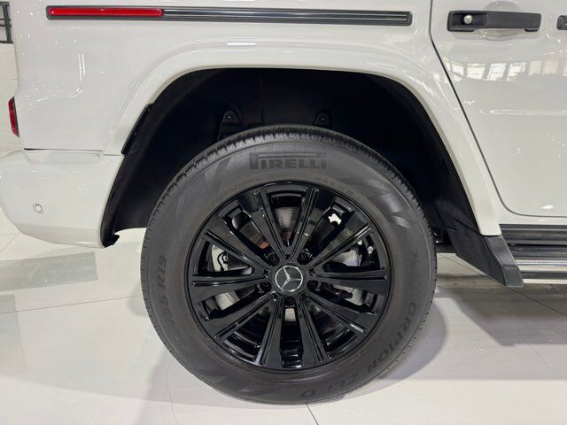 2020 Mercedes-Benz G-Class G 550 Night Package, carbon interior trim, Burmester High-End audio, G manufaktur options AND MORE!! Fort Lauderdale FL