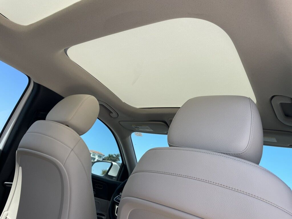 2020 Mercedes-Benz GLB GLB~CLEAN CARFAX~LEATHER SEATS~PANORAMIC SUNROOF~ONLINE FINANCE AND SHIPPING AVAILABLE!!!!! Sarasota FL