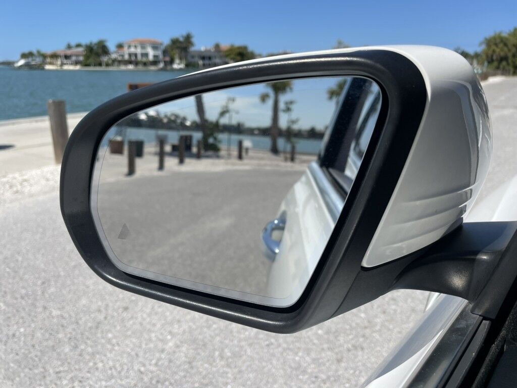 2020 Mercedes-Benz GLB GLB~CLEAN CARFAX~LEATHER SEATS~PANORAMIC SUNROOF~ONLINE FINANCE AND SHIPPING AVAILABLE!!!!! Sarasota FL