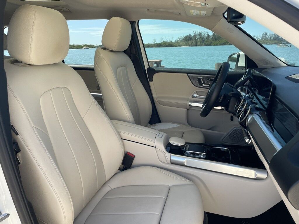 2020 Mercedes-Benz GLB GLB~CLEAN CARFAX~LEATHER SEATS~PANORAMIC SUNROOF~ONLINE FINANCE AND SHIPPING AVAILABLE!!!!! Sarasota FL