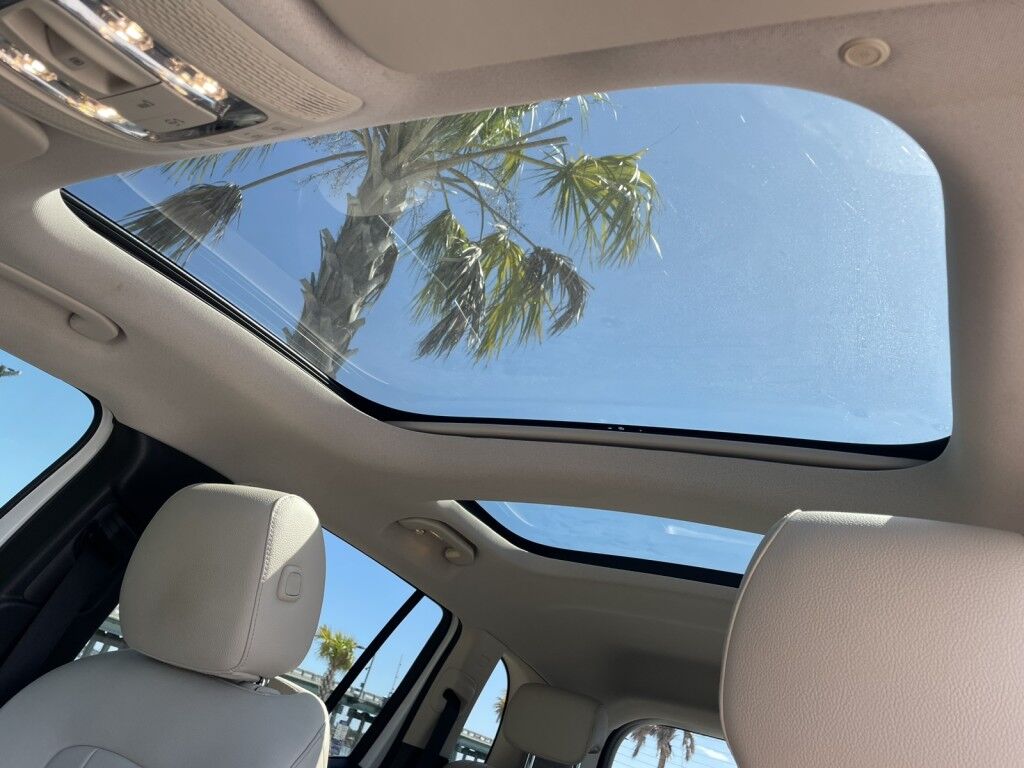 2020 Mercedes-Benz GLB GLB~CLEAN CARFAX~LEATHER SEATS~PANORAMIC SUNROOF~ONLINE FINANCE AND SHIPPING AVAILABLE!!!!! Sarasota FL