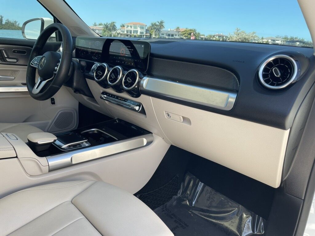 2020 Mercedes-Benz GLB GLB~CLEAN CARFAX~LEATHER SEATS~PANORAMIC SUNROOF~ONLINE FINANCE AND SHIPPING AVAILABLE!!!!! Sarasota FL