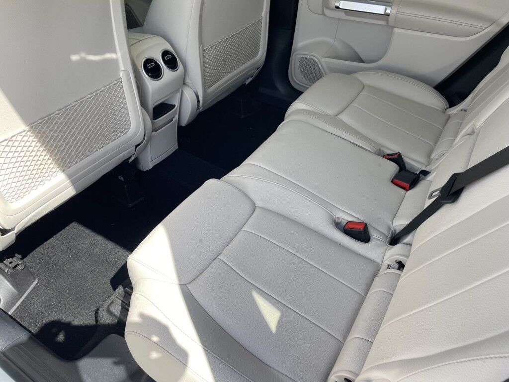 2020 Mercedes-Benz GLB GLB~CLEAN CARFAX~LEATHER SEATS~PANORAMIC SUNROOF~ONLINE FINANCE AND SHIPPING AVAILABLE!!!!! Sarasota FL