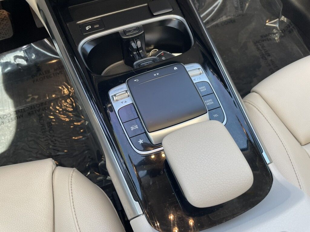 2020 Mercedes-Benz GLB GLB~CLEAN CARFAX~LEATHER SEATS~PANORAMIC SUNROOF~ONLINE FINANCE AND SHIPPING AVAILABLE!!!!! Sarasota FL