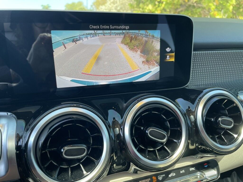 2020 Mercedes-Benz GLB GLB~CLEAN CARFAX~LEATHER SEATS~PANORAMIC SUNROOF~ONLINE FINANCE AND SHIPPING AVAILABLE!!!!! Sarasota FL