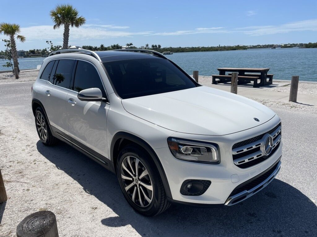 2020 Mercedes-Benz GLB GLB~CLEAN CARFAX~LEATHER SEATS~PANORAMIC SUNROOF~ONLINE FINANCE AND SHIPPING AVAILABLE!!!!! Sarasota FL