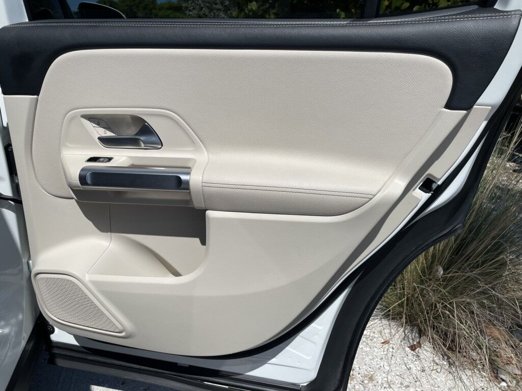 2020 Mercedes-Benz GLB GLB~CLEAN CARFAX~LEATHER SEATS~PANORAMIC SUNROOF~ONLINE FINANCE AND SHIPPING AVAILABLE!!!!! Sarasota FL