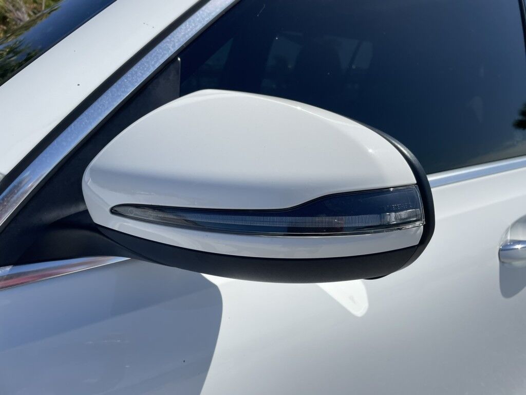 2020 Mercedes-Benz GLB GLB~CLEAN CARFAX~LEATHER SEATS~PANORAMIC SUNROOF~ONLINE FINANCE AND SHIPPING AVAILABLE!!!!! Sarasota FL