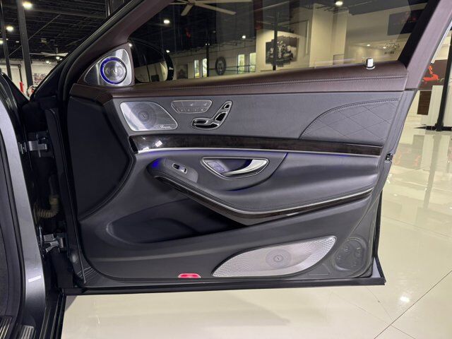 2020 Mercedes-Benz S-Class Maybach S 560 factory two-tone, four passenger, nappa leather, high-end 3D audio AND MUCH MORE!! Fort Lauderdale FL
