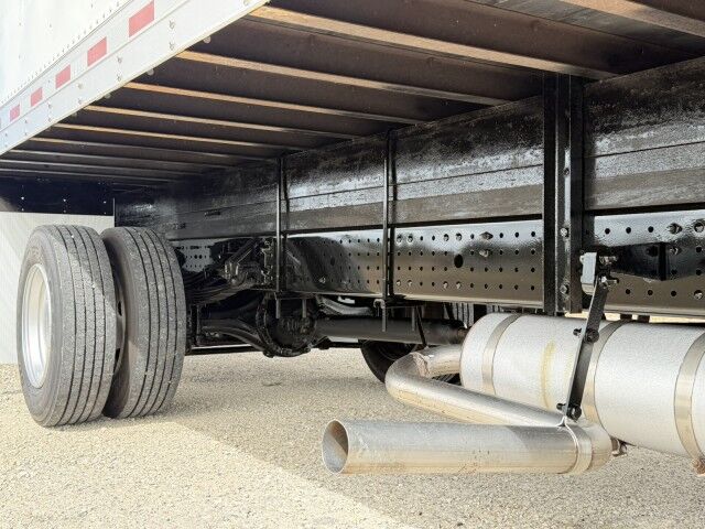 2020 Mitsubishi Fuso FE160 Gas 20' Dry Box Truck with 2,500lb Lift Gate Naples FL