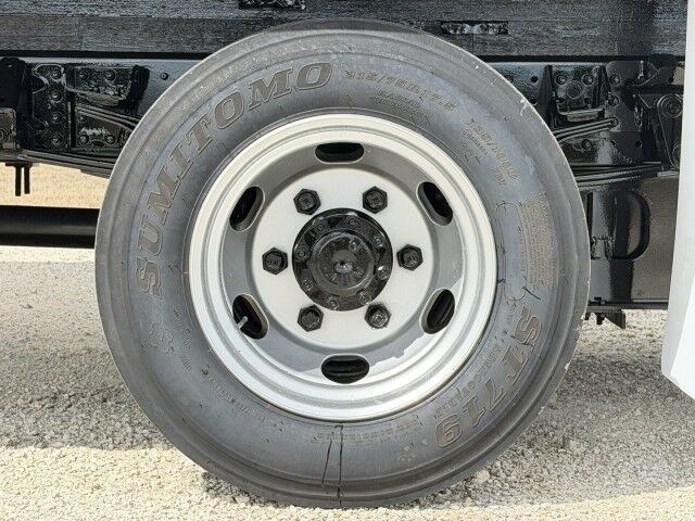 2020 Mitsubishi Fuso FE160 Gas 20' Dry Box Truck with 2,500lb Lift Gate Naples FL