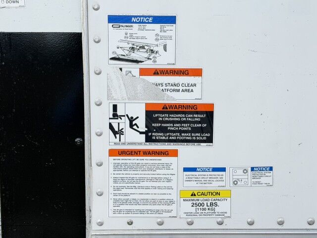 2020 Mitsubishi Fuso FE160 Gas 20' Dry Box Truck with 2,500lb Lift Gate Naples FL