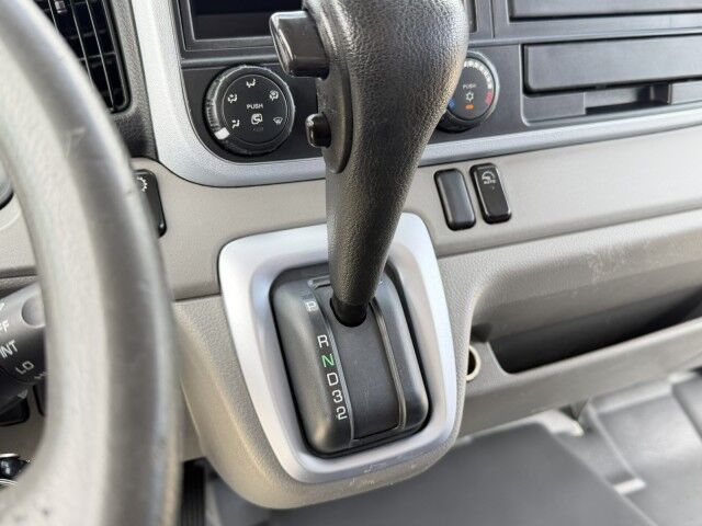 2020 Mitsubishi Fuso FE160 Gas 20' Dry Box Truck with 2,500lb Lift Gate Naples FL